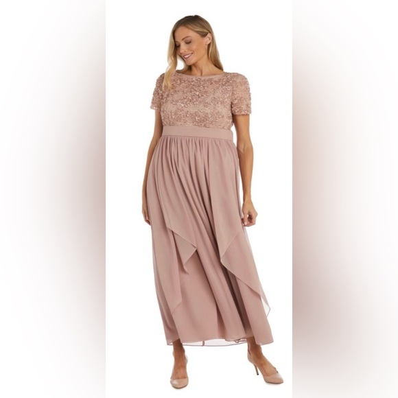 Plus Dress 💗 - Picture 3 of 8